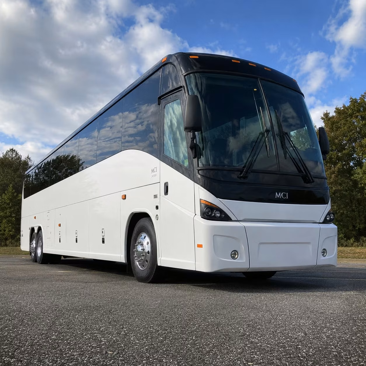 for quick and easy corporate campus shuttles near uta and the mid cities charterbusrentalarlingtontx com has you covered
